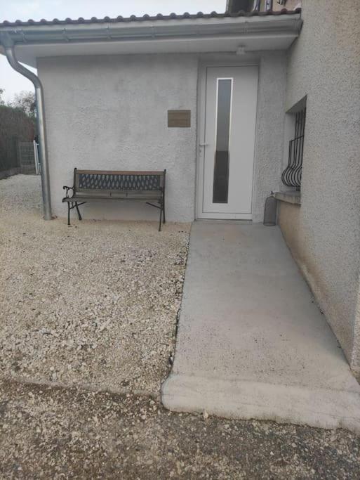Le Petit Cocon Apartment Montbozon Exterior foto