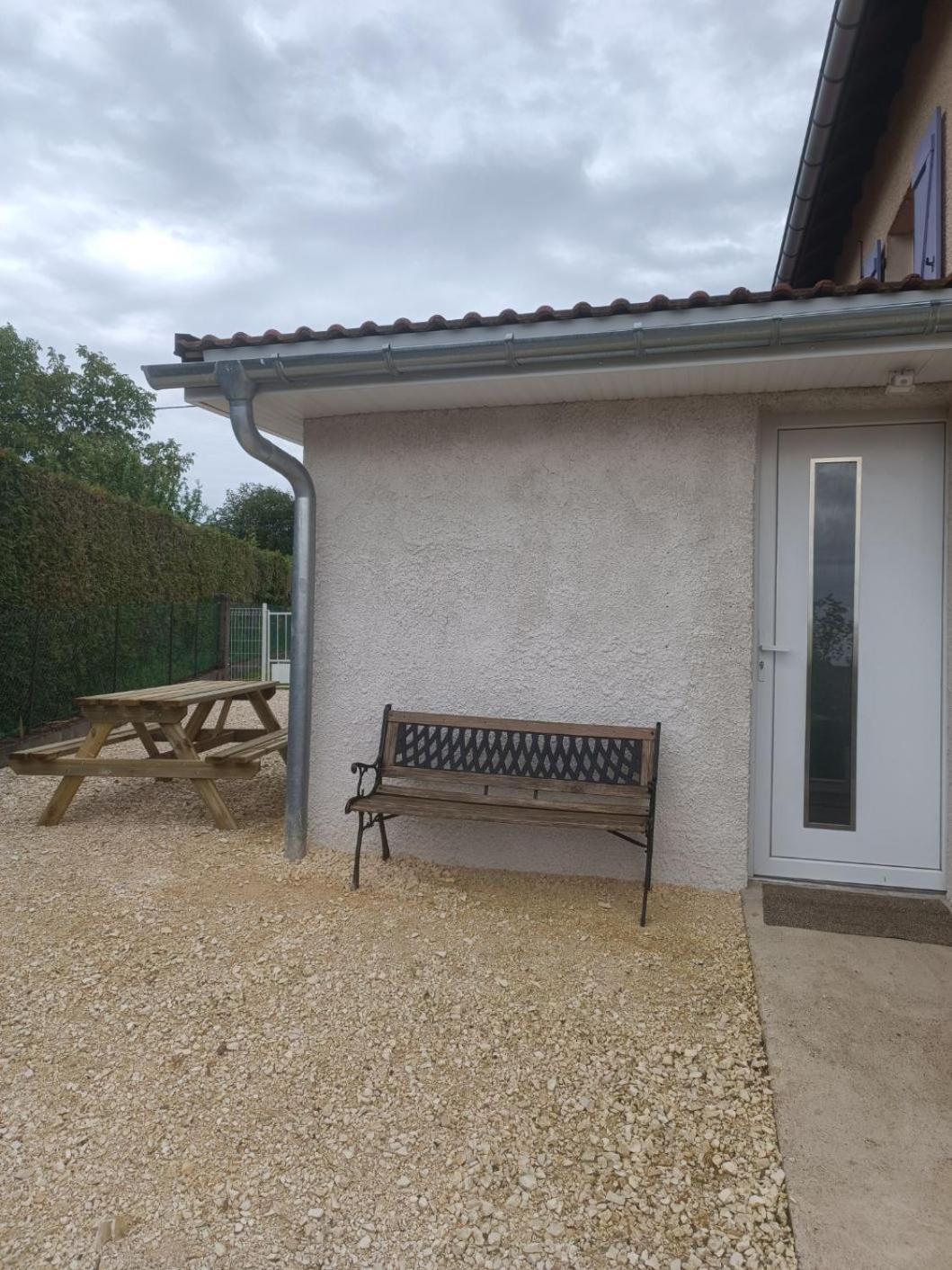 Le Petit Cocon Apartment Montbozon Exterior foto